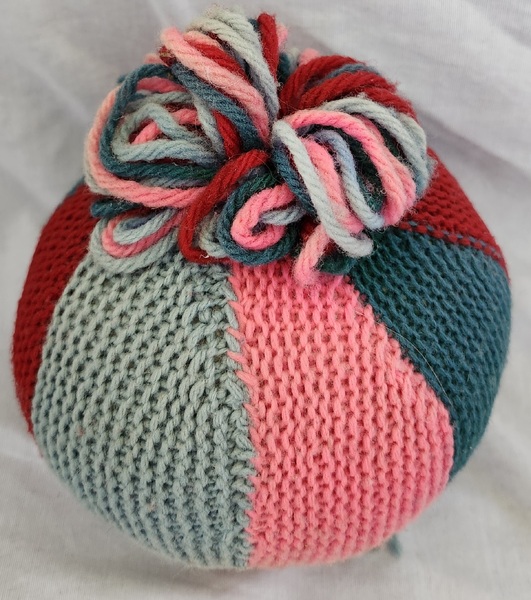 Lg. Vintage Knit Spherical Pin Cushion Ex Booth