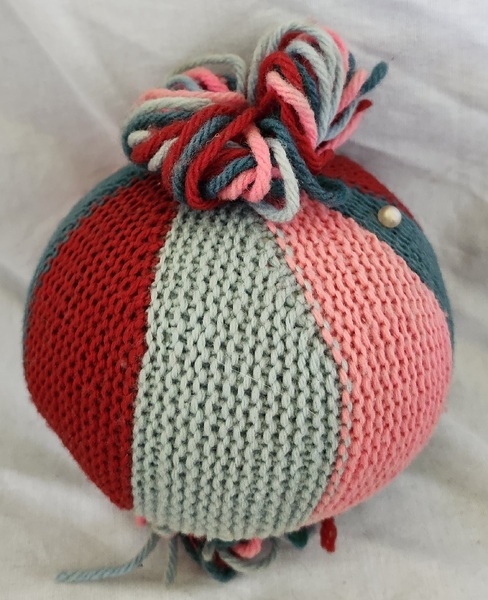 Lg. Vintage Knit Spherical Pin Cushion Ex Booth
