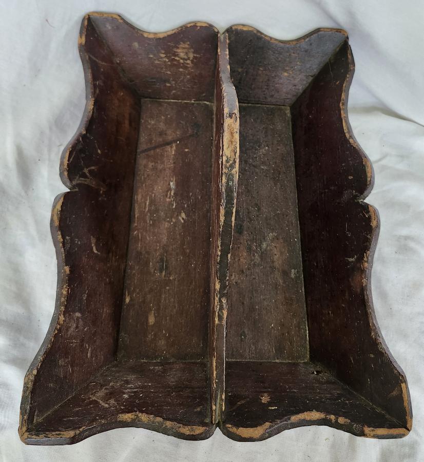 19th C. Knife Box w/Scalloped Design & Orig. Paint