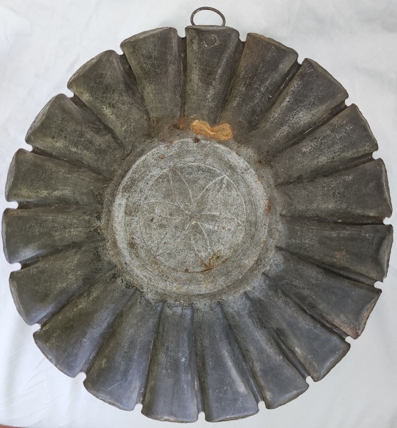 Antique PA. Folk Art Tin Food Mold w/Radial Design