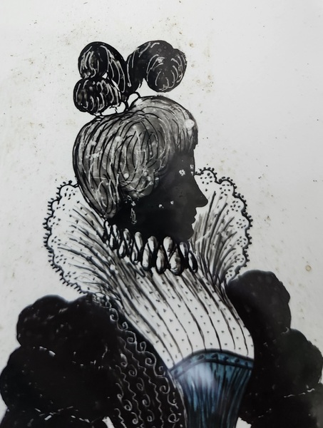**Victorian Eglomise Silhouette of Amy Robsart
