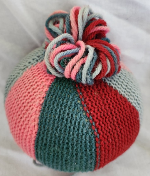 Lg. Vintage Knit Spherical Pin Cushion Ex Booth