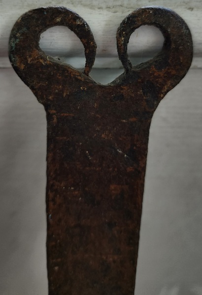 Antq. Primitive Ram's Head Handle Iron Peel