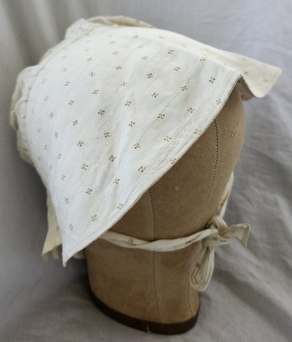 **Antique Shirting Print Child's Prairie Bonnet