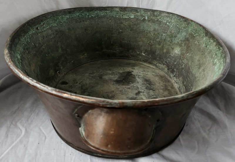 **Antique Small Size Copper Baby Washtub