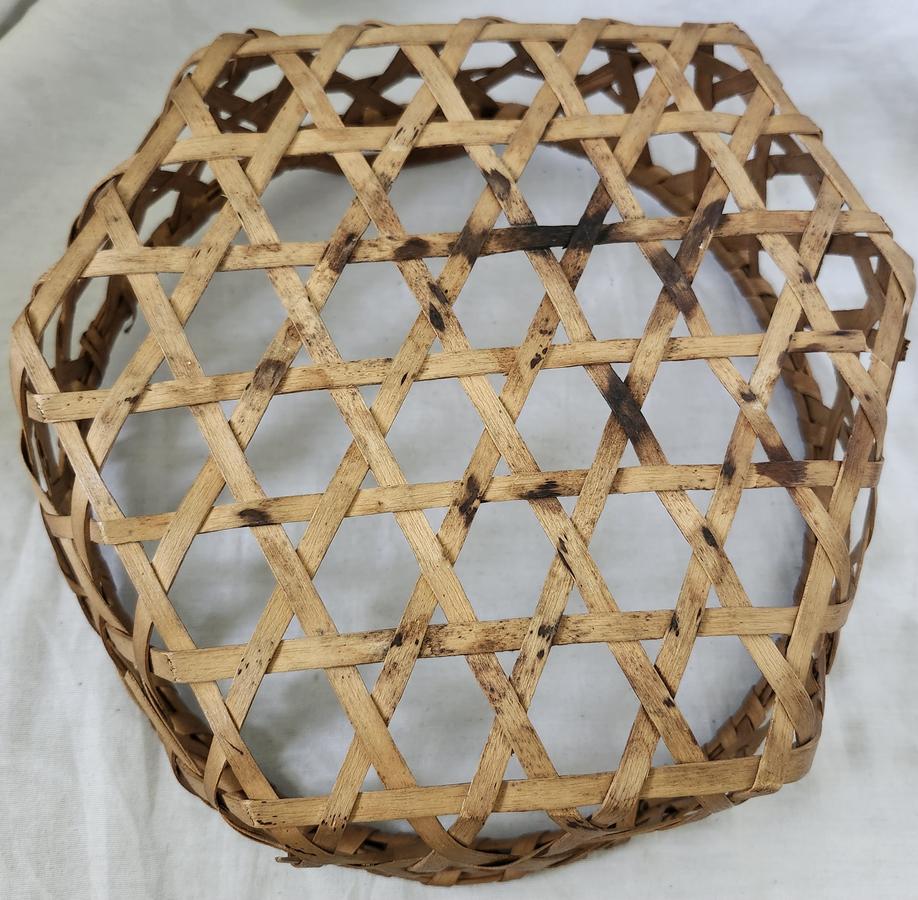 Antique PA. Primitive Folk Art Cheese Basket