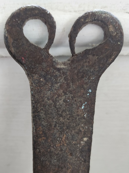 Antq. Primitive Ram's Head Handle Iron Peel