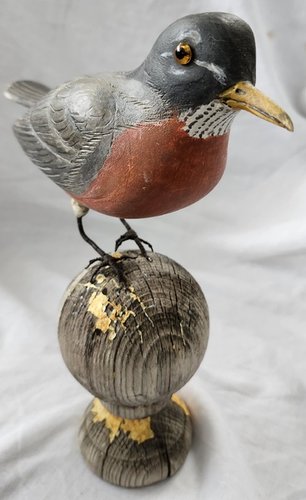 **Vintage Folk Art Life Size Robin Carving