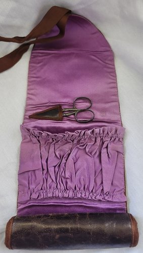 **Antique Shaker Kid Leather & Silk Huswif
