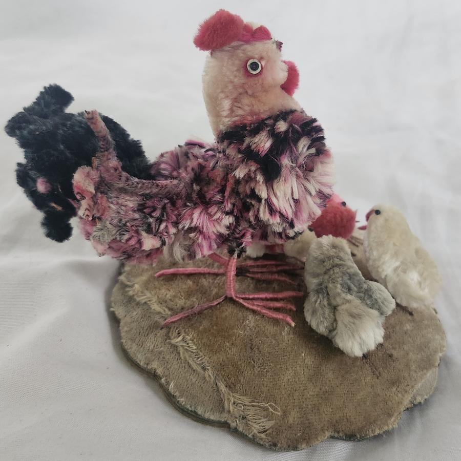Antique PA. Folk Art Chicken & 5 Chicks Pen Wipe