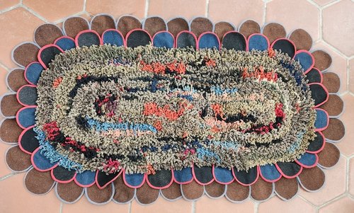 **Antq. 1920 Hooked Rug w/Cat's Tongues Ex Wahler