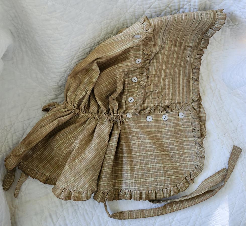 Vintage Buttoned Prairie Bonnet in Old Brown Plaid