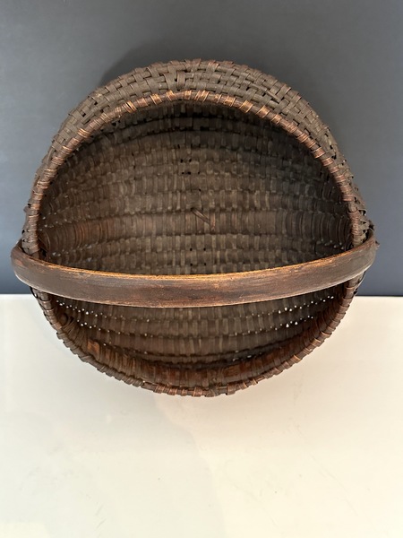 Small Early Exceptional New England Berry Basket