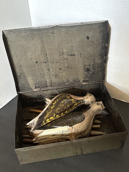 Boxed Set Vintage Tinnie Shorebird Decoys 1874