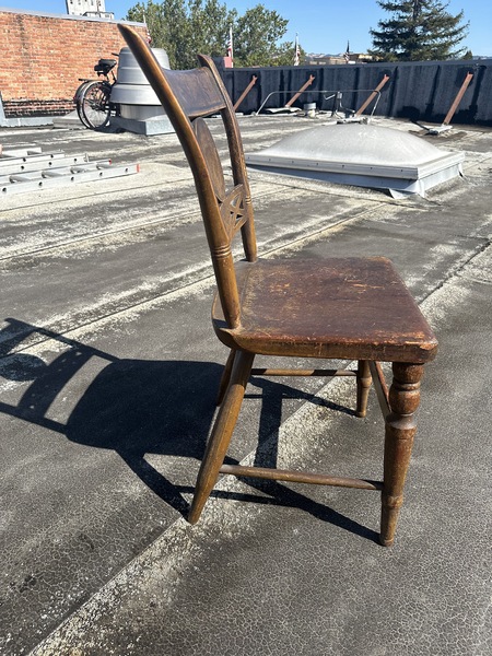 Important Early American Painted Thumback Chair