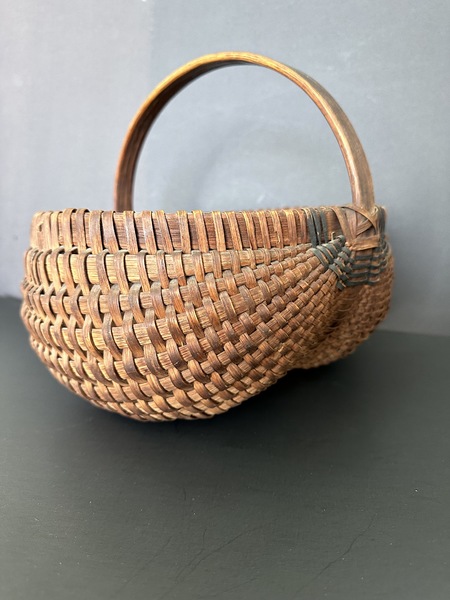 Small Early Vermont Fanny Flower Basket with Decor