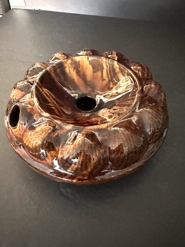 Rockingham Pottery Shell Pattern Ladies Spittoon