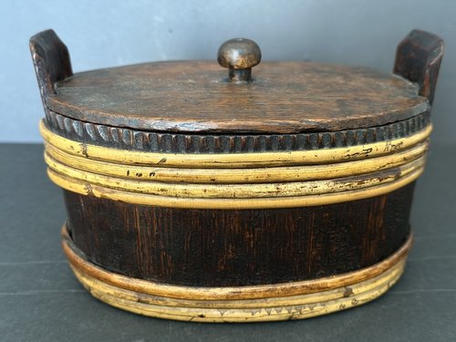 Exceptional 18thC Wooden Oval Lidded Banded Box