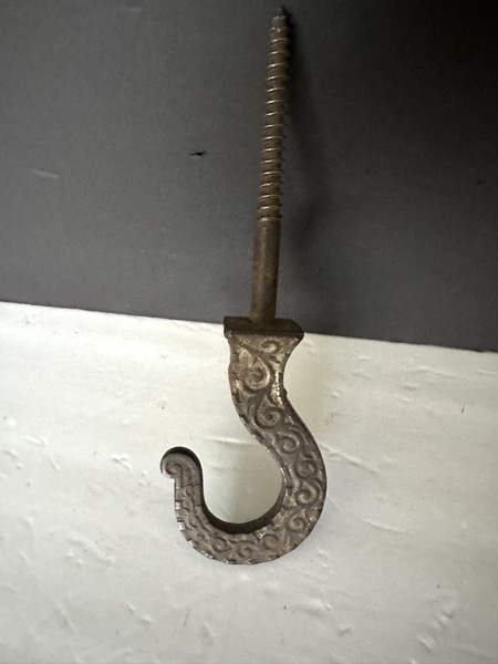 Decorative 1880s Cast Iron Lamp Hanging Hook