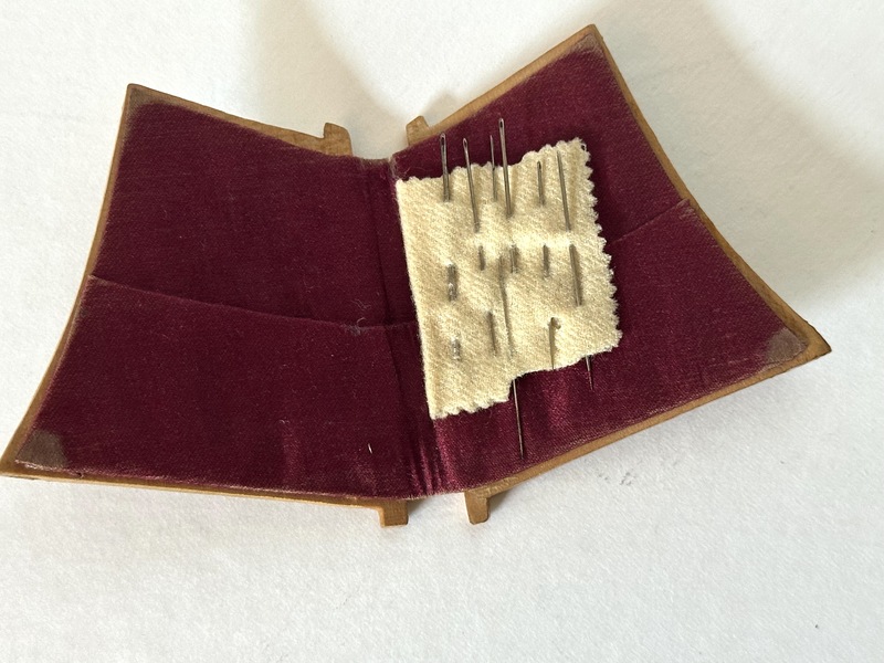 1880s White Mts Folding Wood Sewing Needle Case