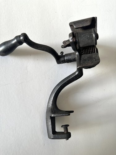 Primitive Kitchen Tool Mechanical Raisin Shredder