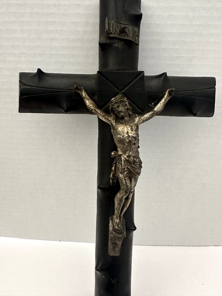 Early Thornwood Country Crucifix Marked Paris