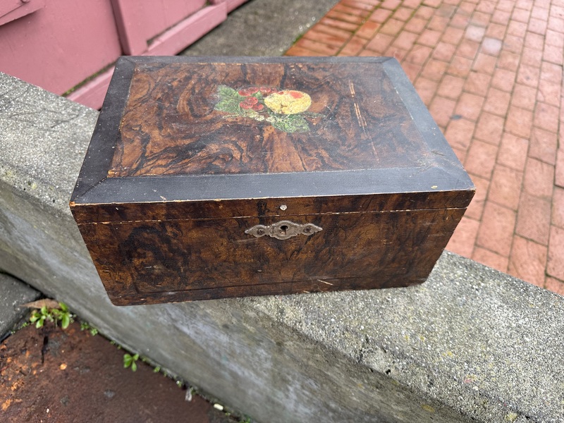 Vermont 1870 Grain Painted Fruits Wood Vanity Box