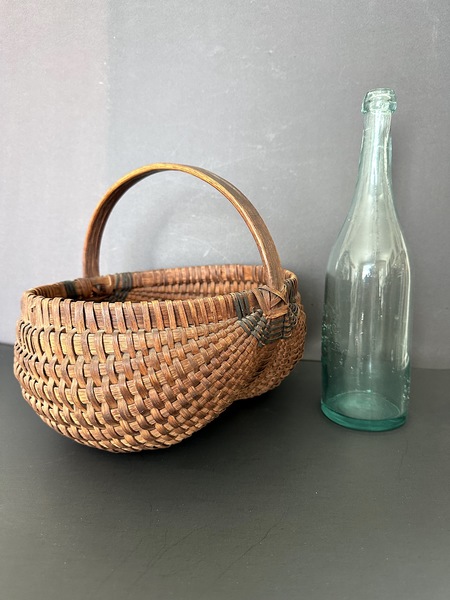 Small Early Vermont Fanny Flower Basket with Decor