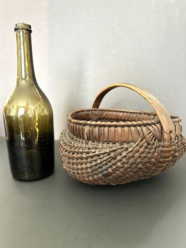 Small Early Exceptional New England Berry Basket