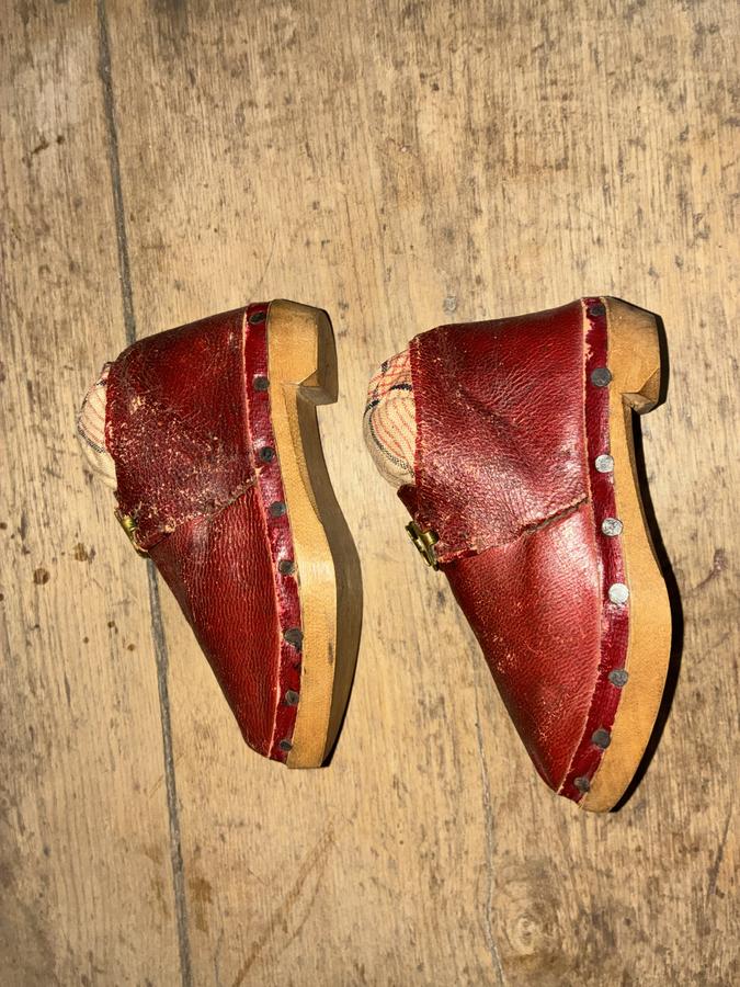19thc Child’s Shoes