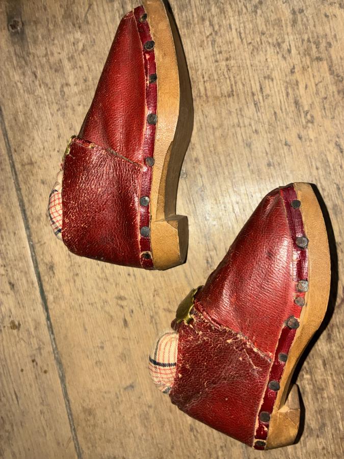 19thc Child’s Shoes