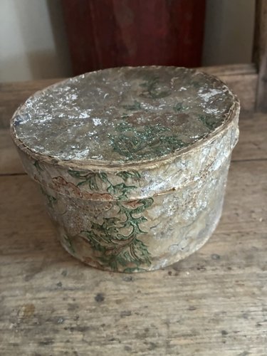 Early Wallpaper Box