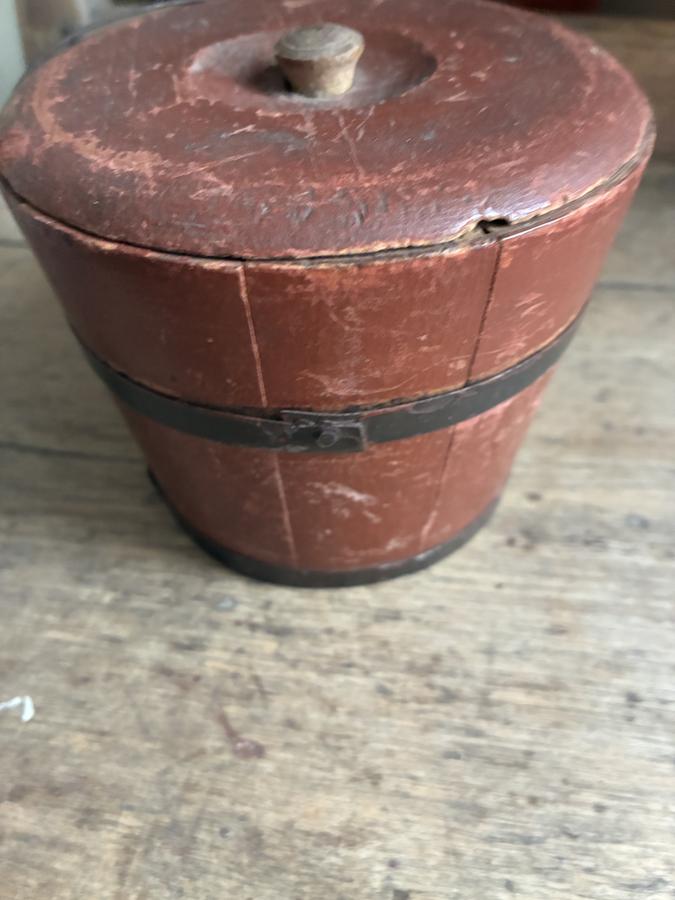 Small Red Berry Bucket