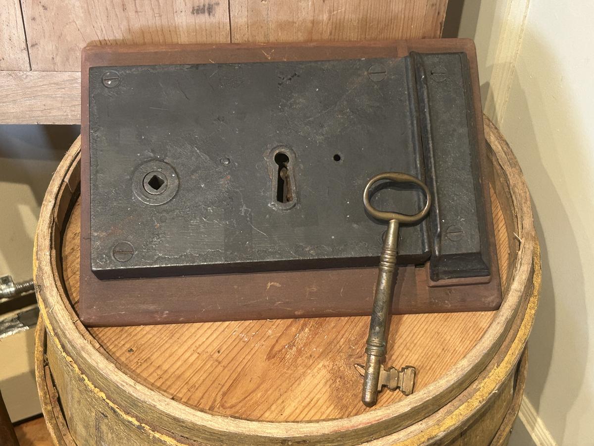 Lock & key