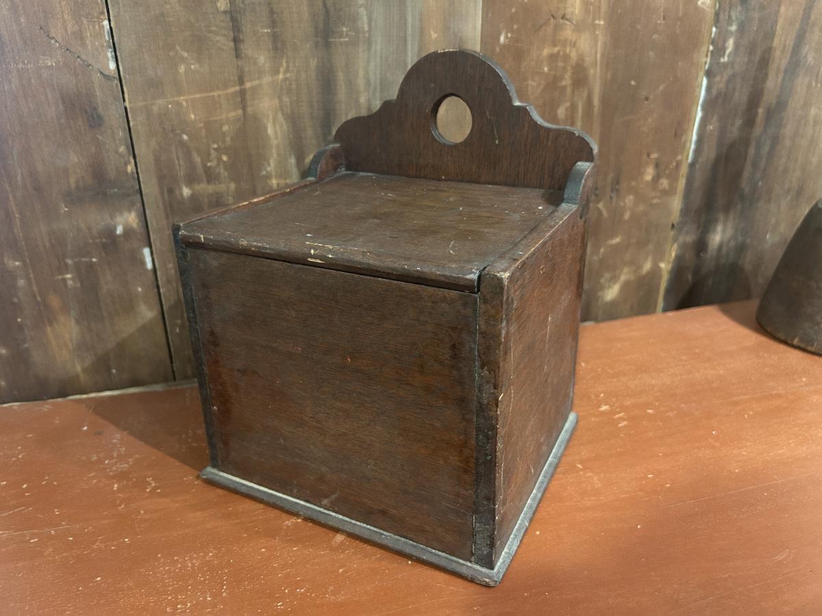 Wall Box
