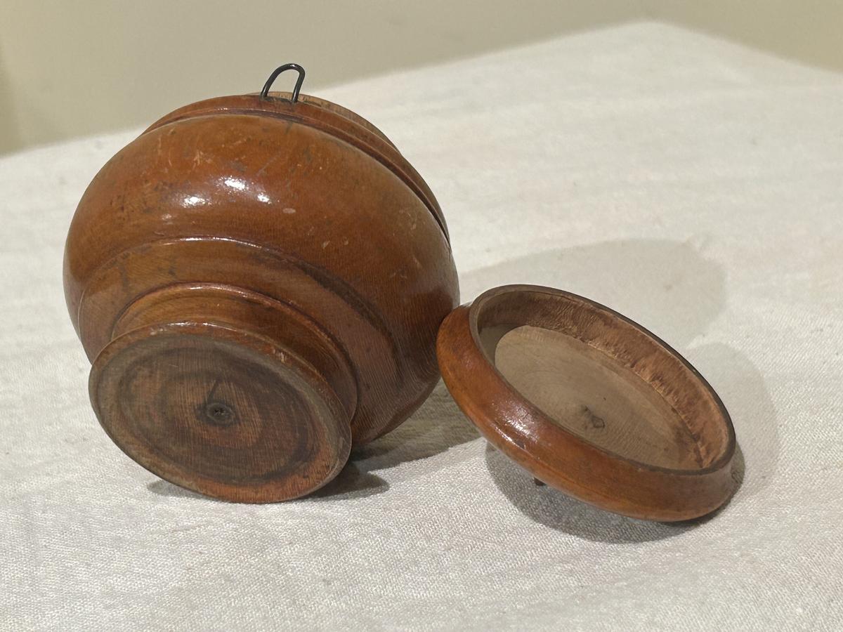1800's Peasware Container