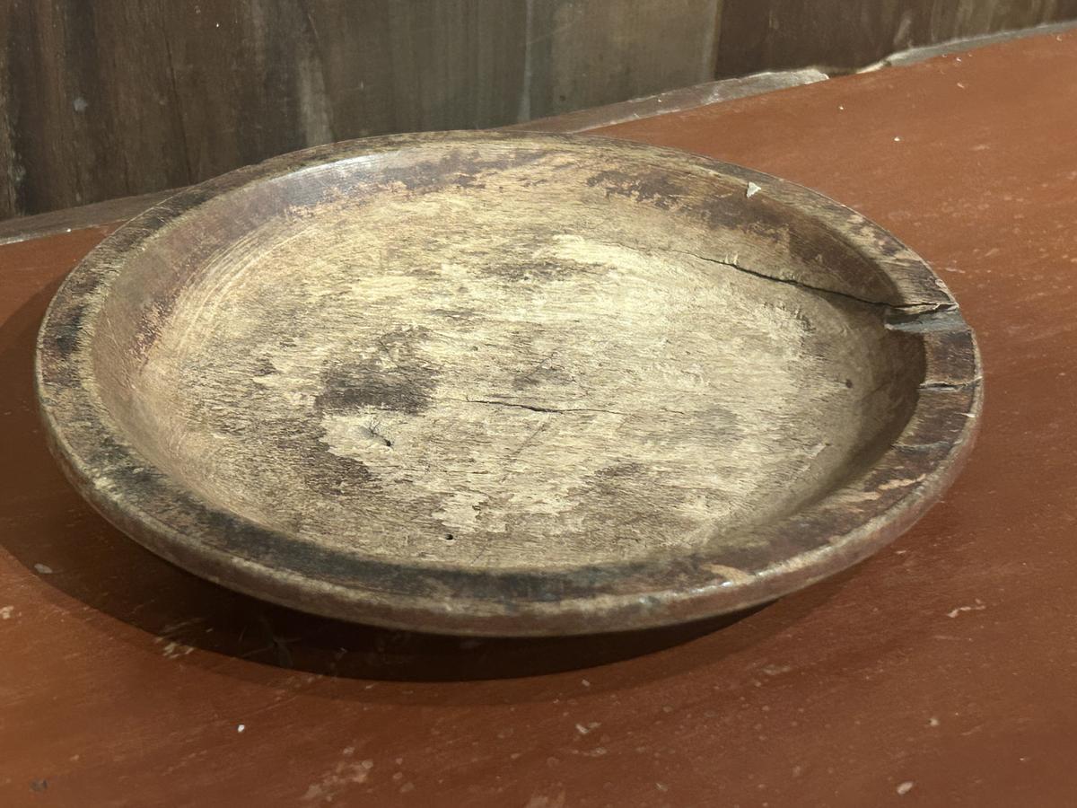 18th c. American Treen Plate