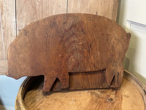 Pig cutting board