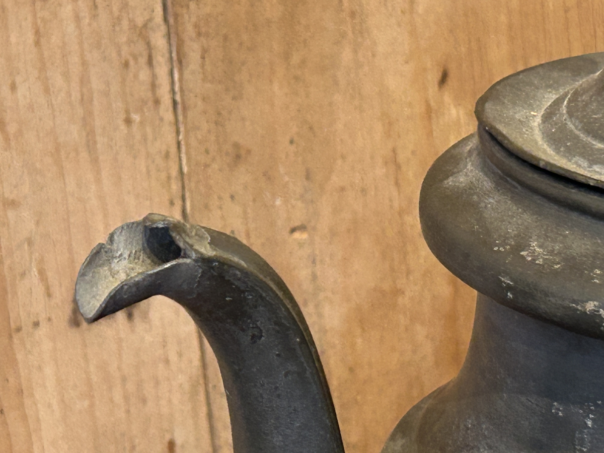 19th c. Pewter tea pot