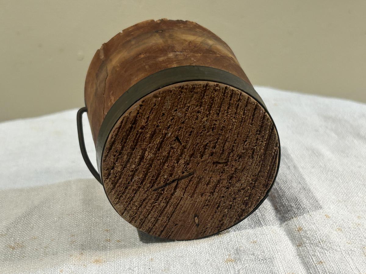 Early wood pail
